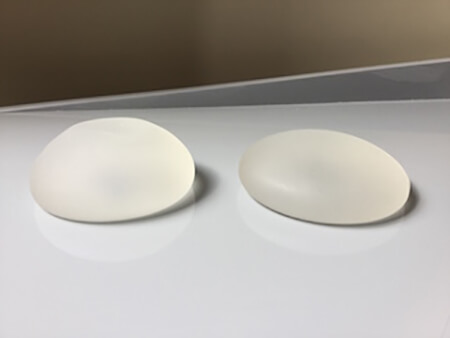 Implant mammaire en silicone profil haut modéré